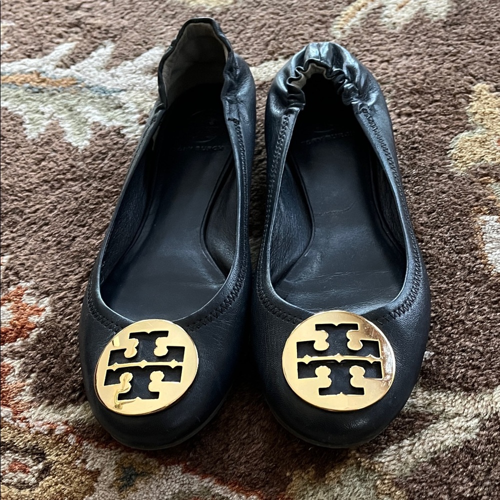 Final markdown! Tory Burch Navy blue  Flats with Gold Emblem